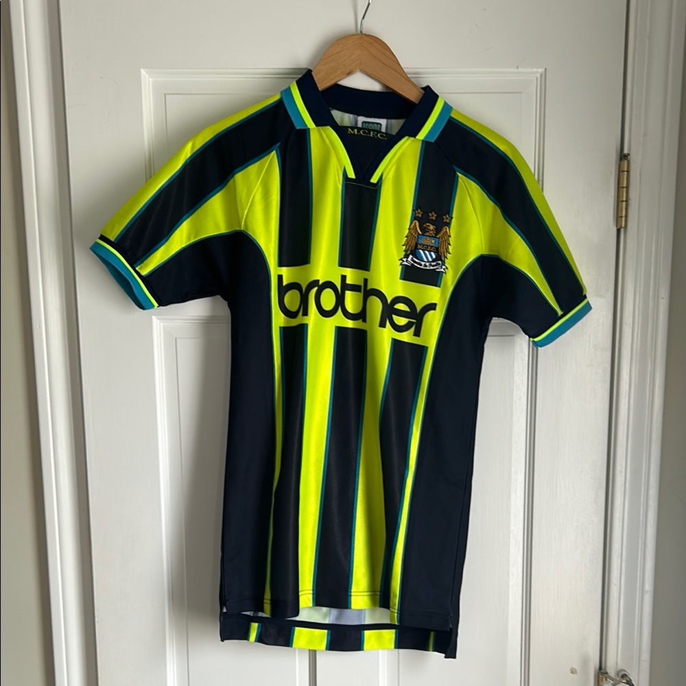 Manchester City Men's Neon Yellow and Black Soccer Jersey men’s small